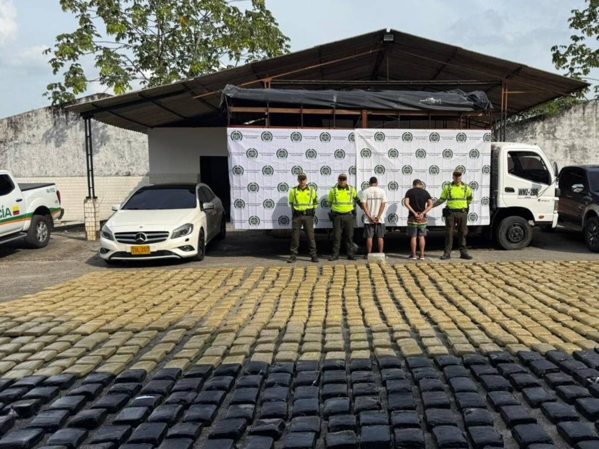 Incautados 1.400 paquetes de marihuana tipo “creepy” en la vía Bogotá–Villavicencio.