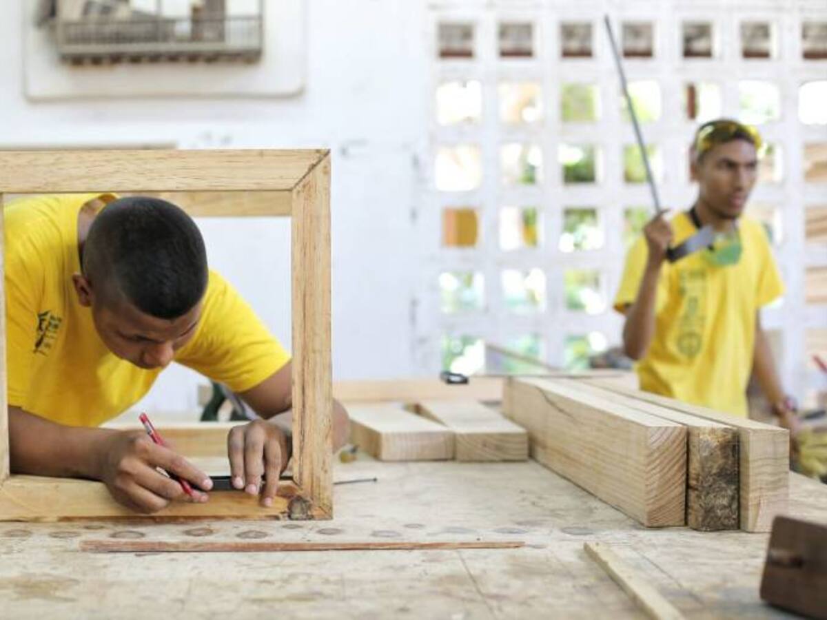 Distrito de Cartagena fortalece proceso de aprendizaje de 200 jóvenes