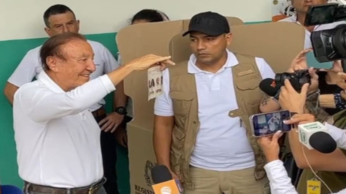 Rodolfo Hernández ya ejerció su derecho al voto