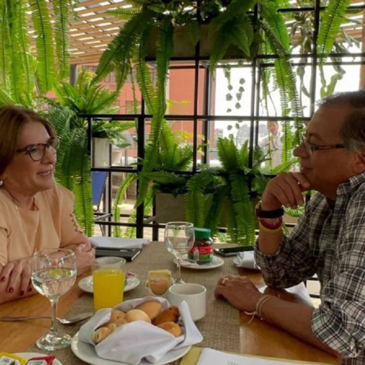 Presidente Petro se reunió en Cali con la procuradora general.