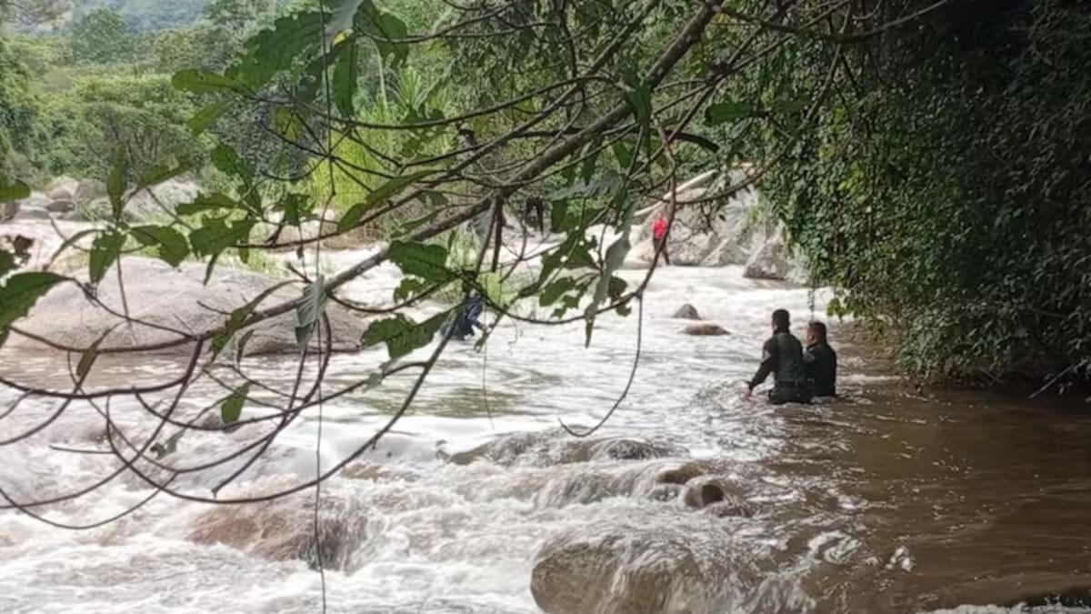 Mueren dos menores y su madre, al ser arrastradas por una creciente en el centro del Valle