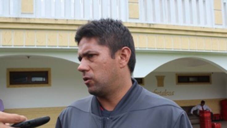 Wilson Gutiérrez: 'Jugar con línea de tres centrales nos ha dado resultados'