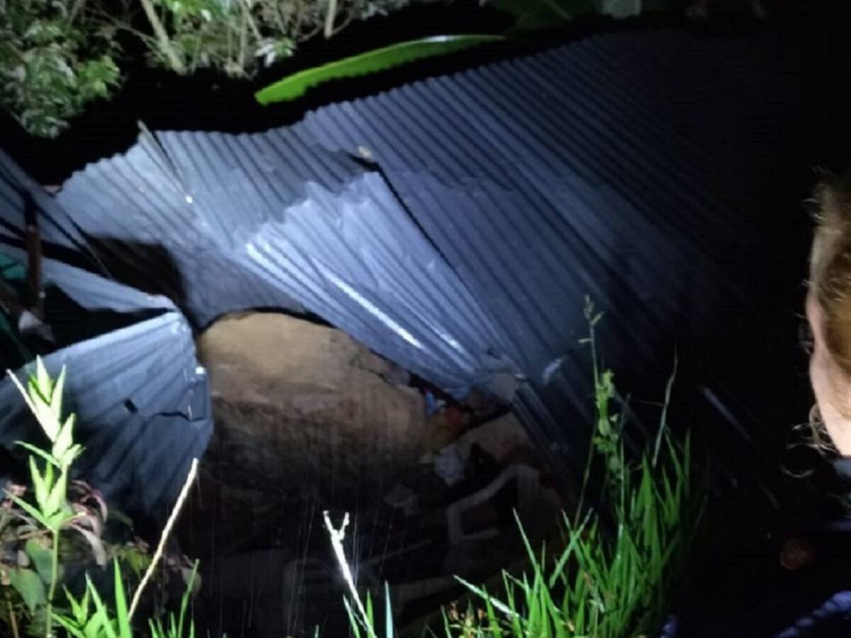 Una niña muerta deja deslizamiento de tierra