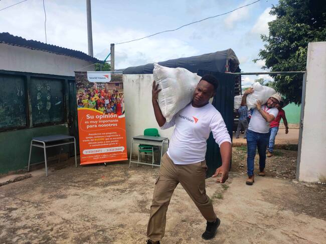 Asistencia humanitaria a 300 familias afectadas por el conflicto en el sur de Bolívar