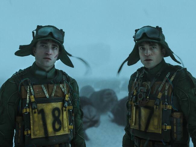 Robert Pattinson se multiplica para un pésimo trabajo en “Mickey 17”