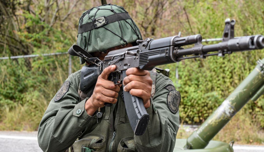 Ocho militares venezolanos murieron en enfrentamientos con grupos ilegales 