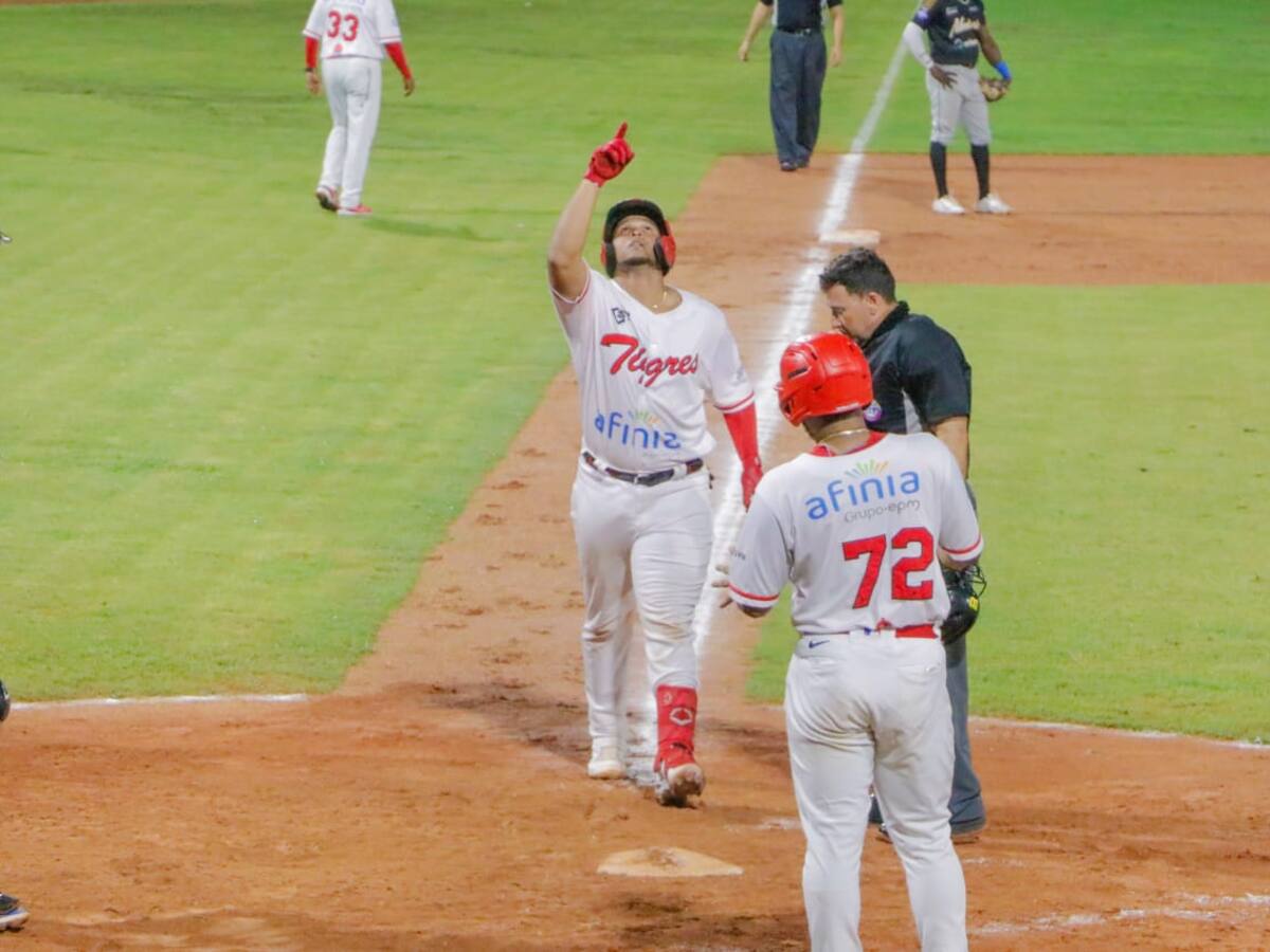 La ferocidad no la aguantó el “Home Plate”: Tigres ganó 11-1 a Vaqueros