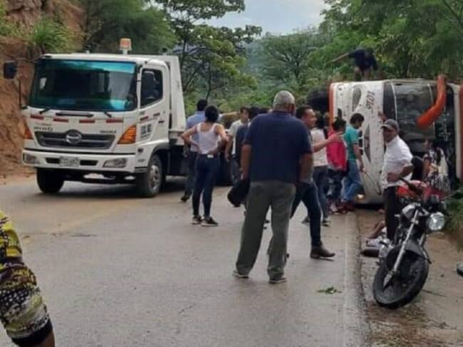Deslizamiento de tierra provocó accidente en Tolima