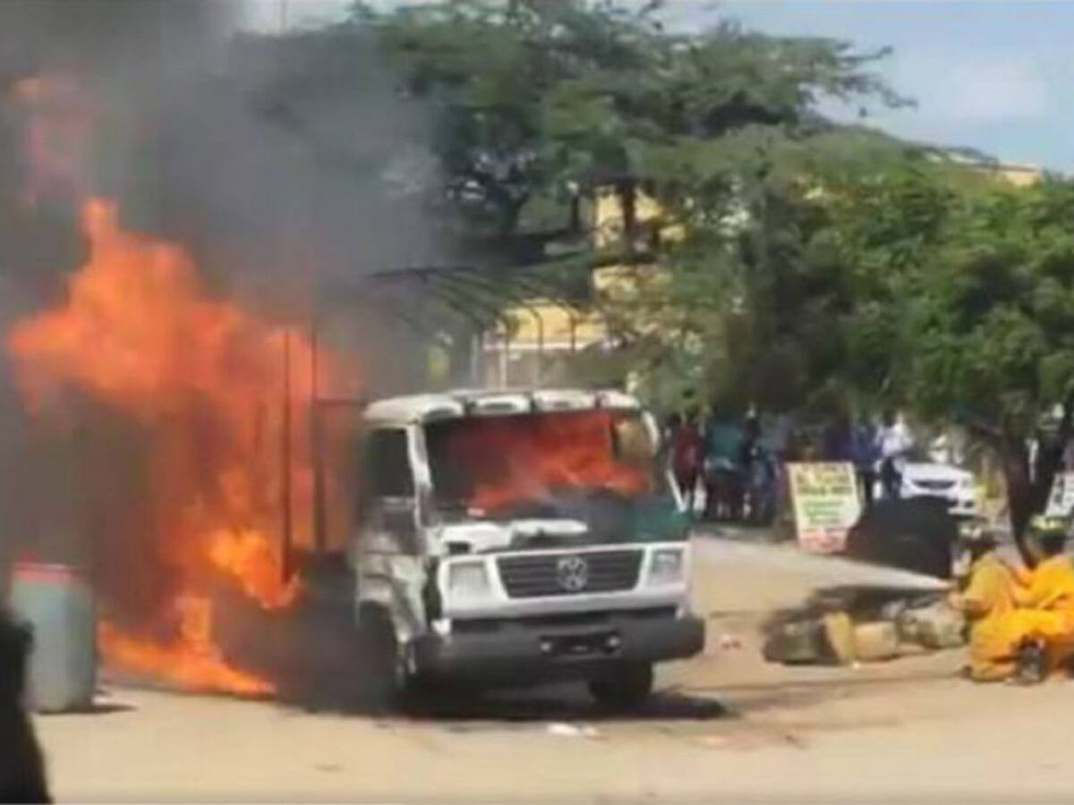 Con quemaduras en 70% de su cuerpo está policía atacado por contrabandistas