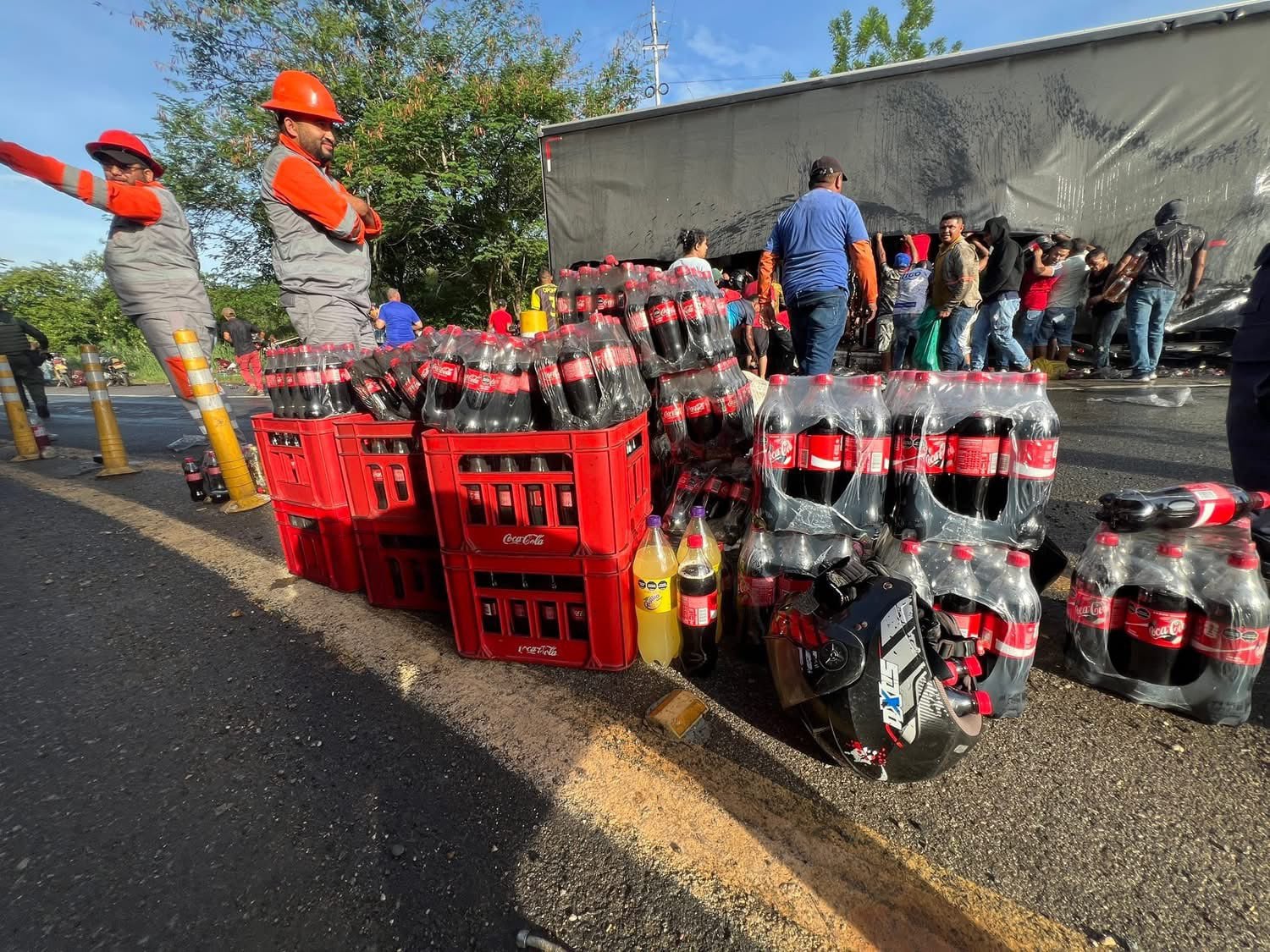 Camión que transportaba gaseosas se incendió saliendo de El Carmen de Bolívar