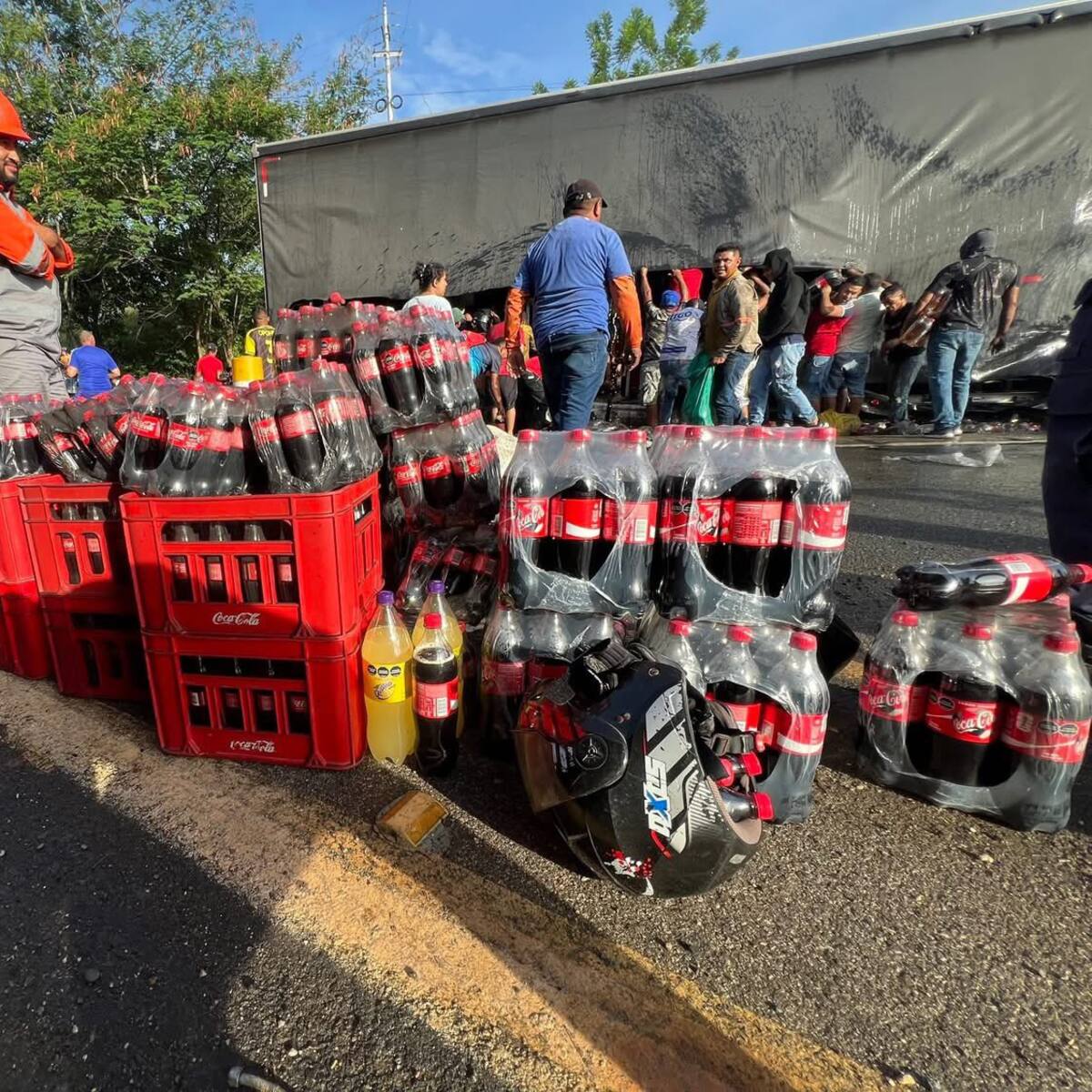 Camión que transportaba gaseosas se incendió saliendo de El Carmen de Bolívar
