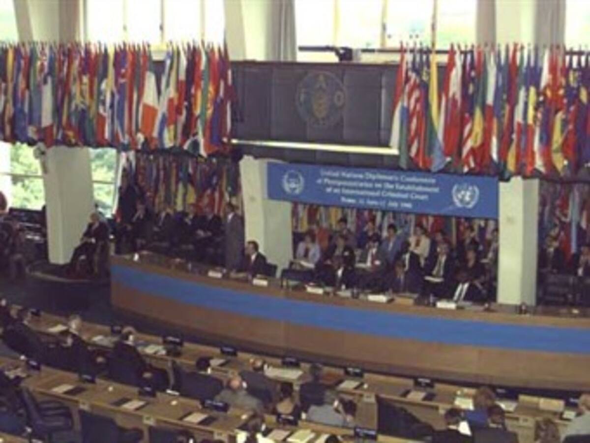 Proceso de paz y justicia transicional, temas del presidente con fiscal de la CPI