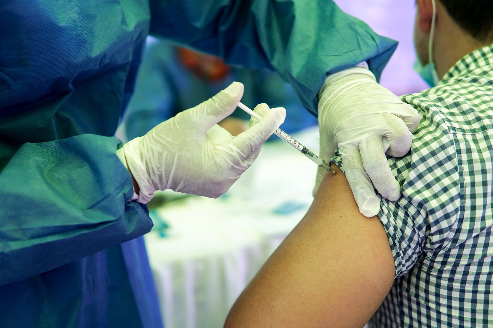 La Secretaría de Salud hace un llamado a la vacunación debido a un aumento de casos de infección respiratoria en Bogotá.