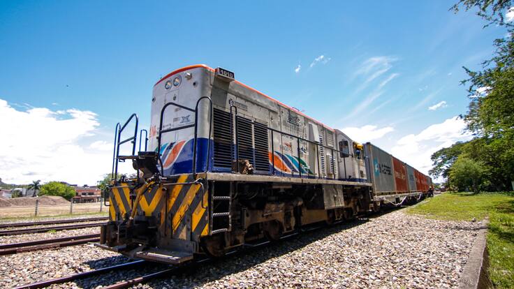 Colombia pide levantar bloqueo a Cuba tras salida de lista de países que apoyan el terrorismo