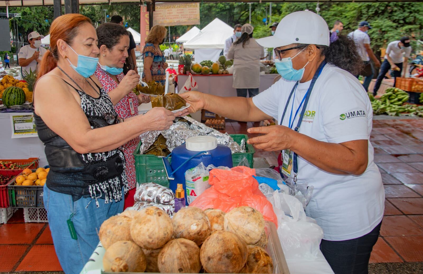 Como parte de las políticas trazadas por el gobierno “Huila Crece” en favor de los productores agropecuarios, se viene impulsando la estrategia de los circuitos cortos de comercialización.