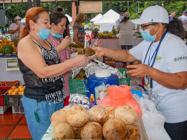Como parte de las políticas trazadas por el gobierno “Huila Crece” en favor de los productores agropecuarios, se viene impulsando la estrategia de los circuitos cortos de comercialización.