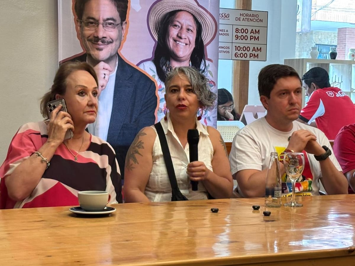Pizarro anunció respaldos de sectores de los partidos Conservador, Liberal y de la U a Iván Cepeda
