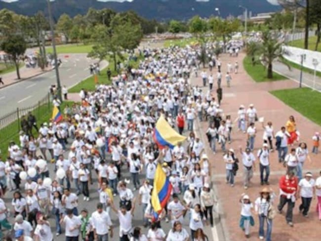 Puro Centro Democrático dice que no marchará el 9 de abril y arremete contra Santos