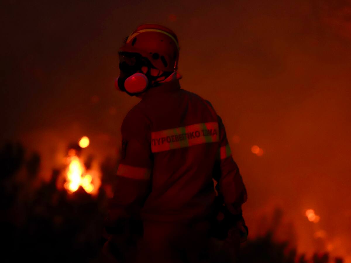 Incendios en Grecia: evacuan más de 5.000 personas en zonas costeras de Creta