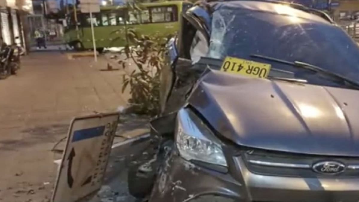 Ex jugador Freddy Rincón sufre accidente con un bus del MIO