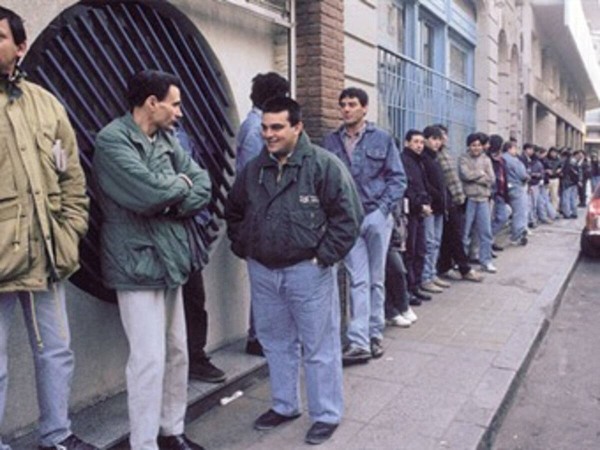 Dos millones 381 mil colombianos están sin trabajo al cierre de marzo