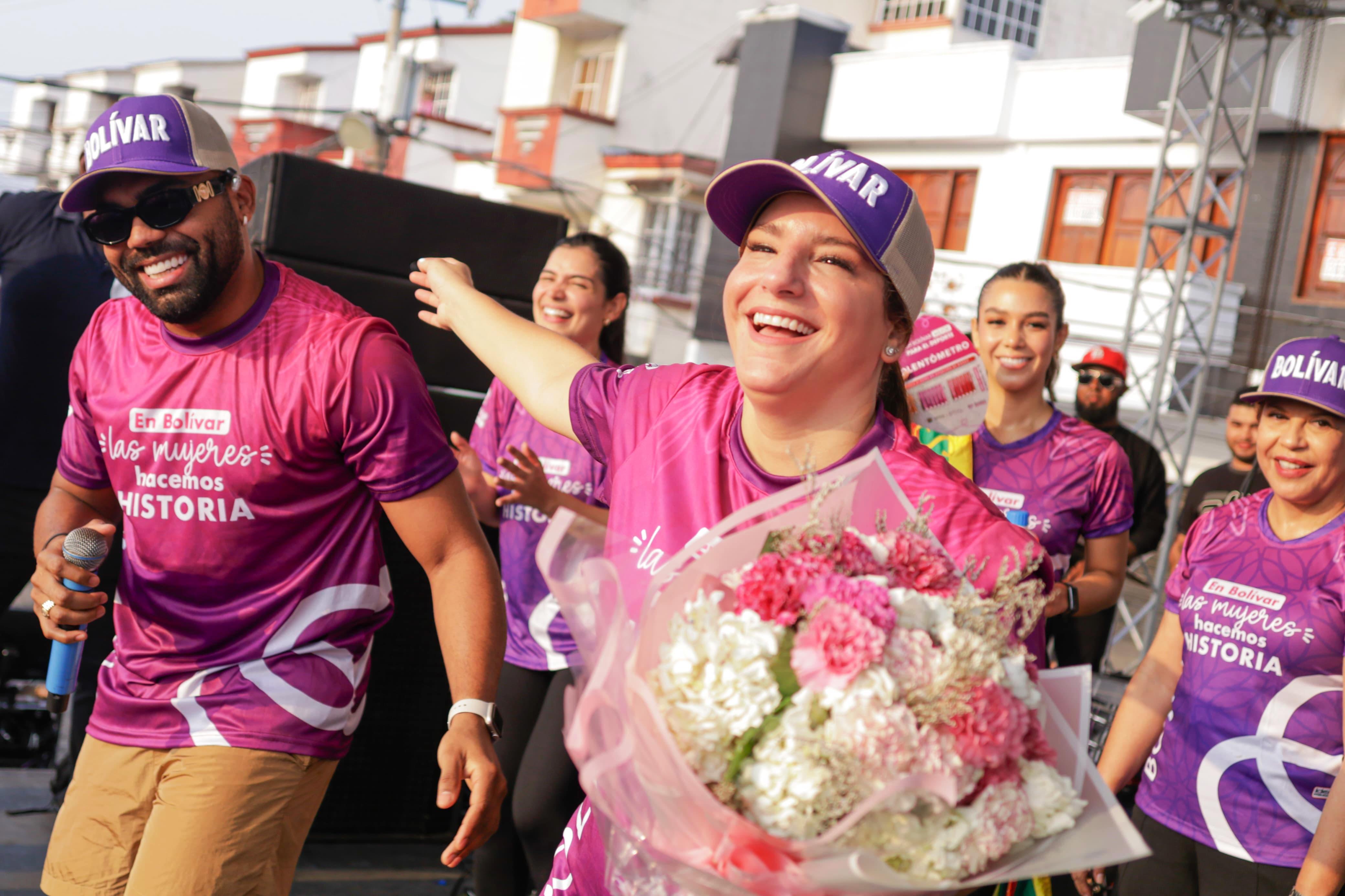 Más de 1.200 mujeres vibraron y gozaron la gran Rumba a la Plaza en Turbaco
