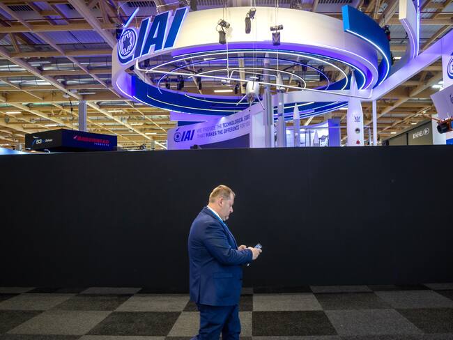 Habla encargado de uno de los stands cerrados en feria aeronáutica en Francia: “estaba premeditado”