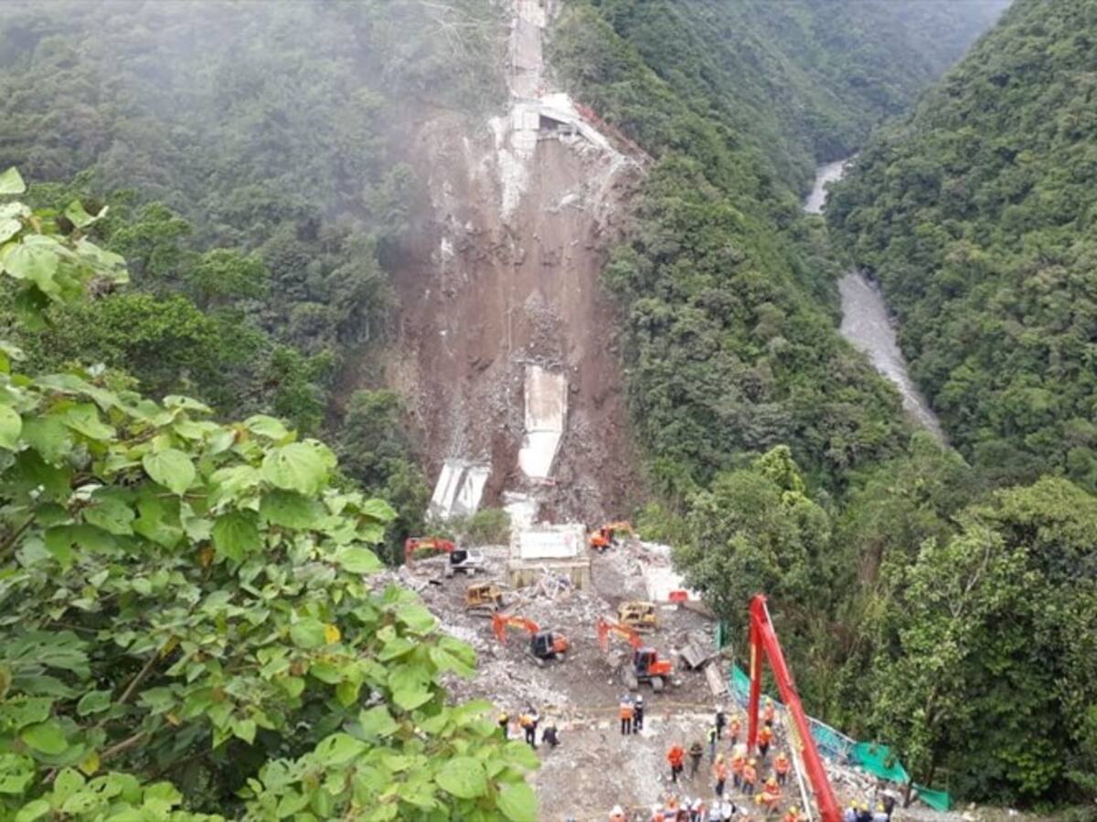Implosión exitosa de la pila C del puente Chirajara