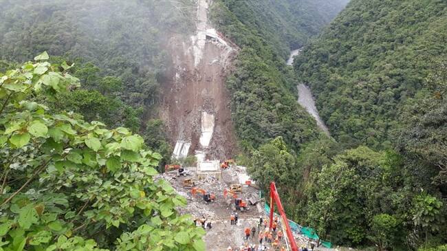 Implosión exitosa de la pila C del puente Chirajara. Foto: Cristian Medina (W Radio)