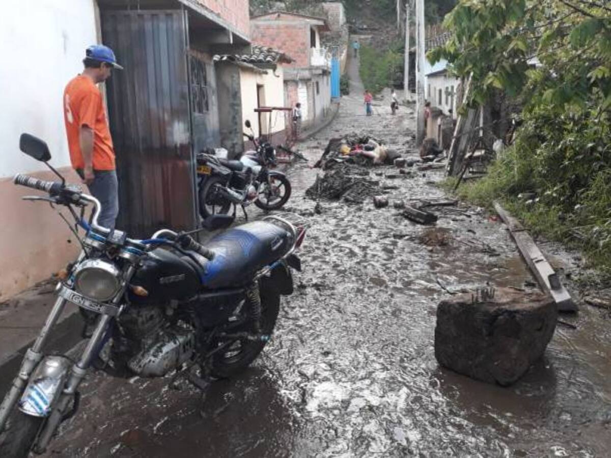 Video: Emergencia por lluvias; La Llorona asusta a municipio en Santander