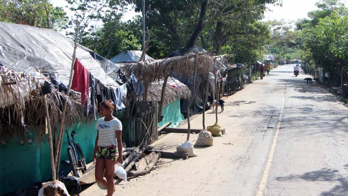 Familias viven en cambuches desde hace cuatro años por inundaciones en la Mojana