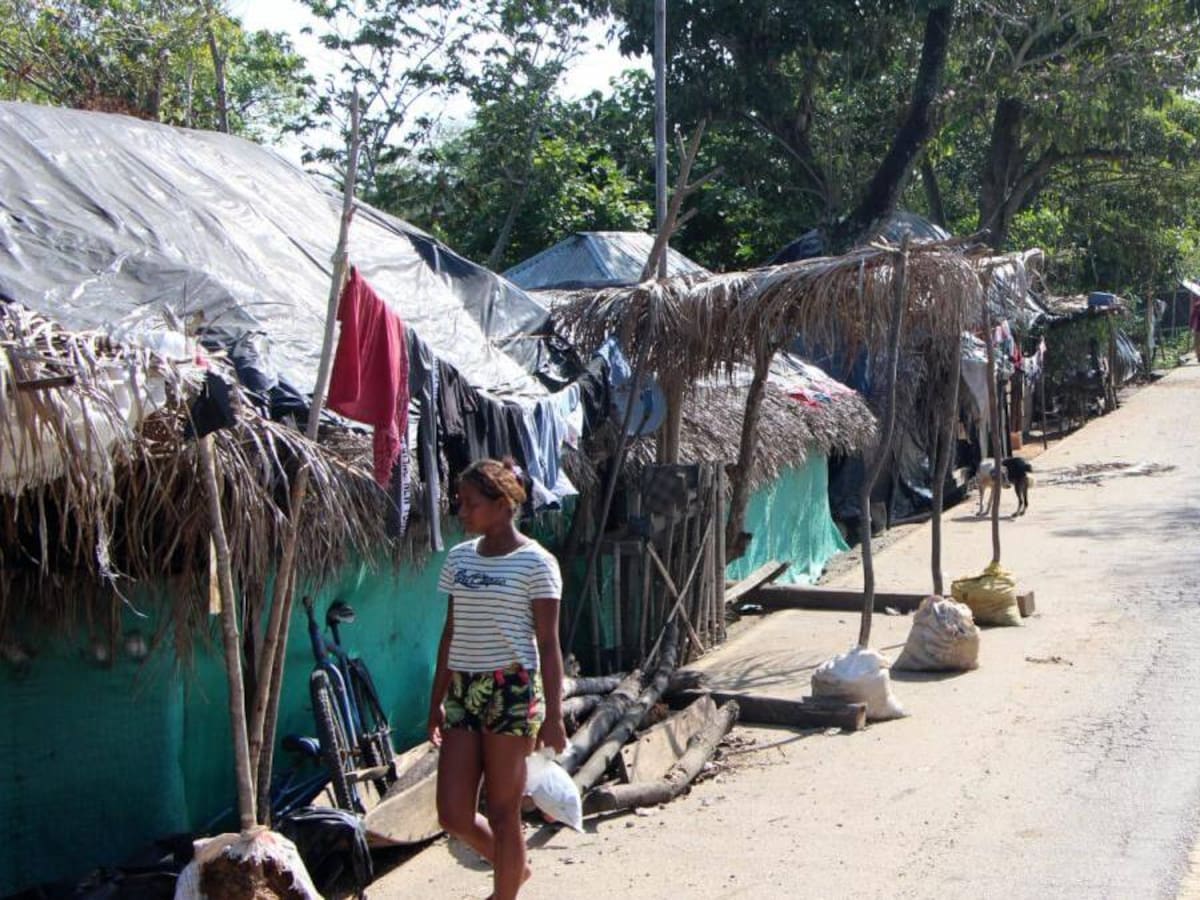 Familias viven en cambuches desde hace cuatro años por inundaciones en la Mojana