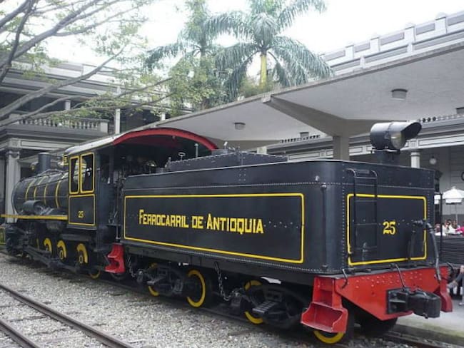 Firman contrato para estructurar el proyecto del Ferrocarril de Antioquia