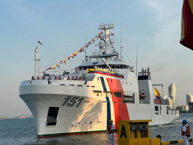 ARC Simón Bolívar arribó a Cartagena para alistarse en la expedición del galeón San José