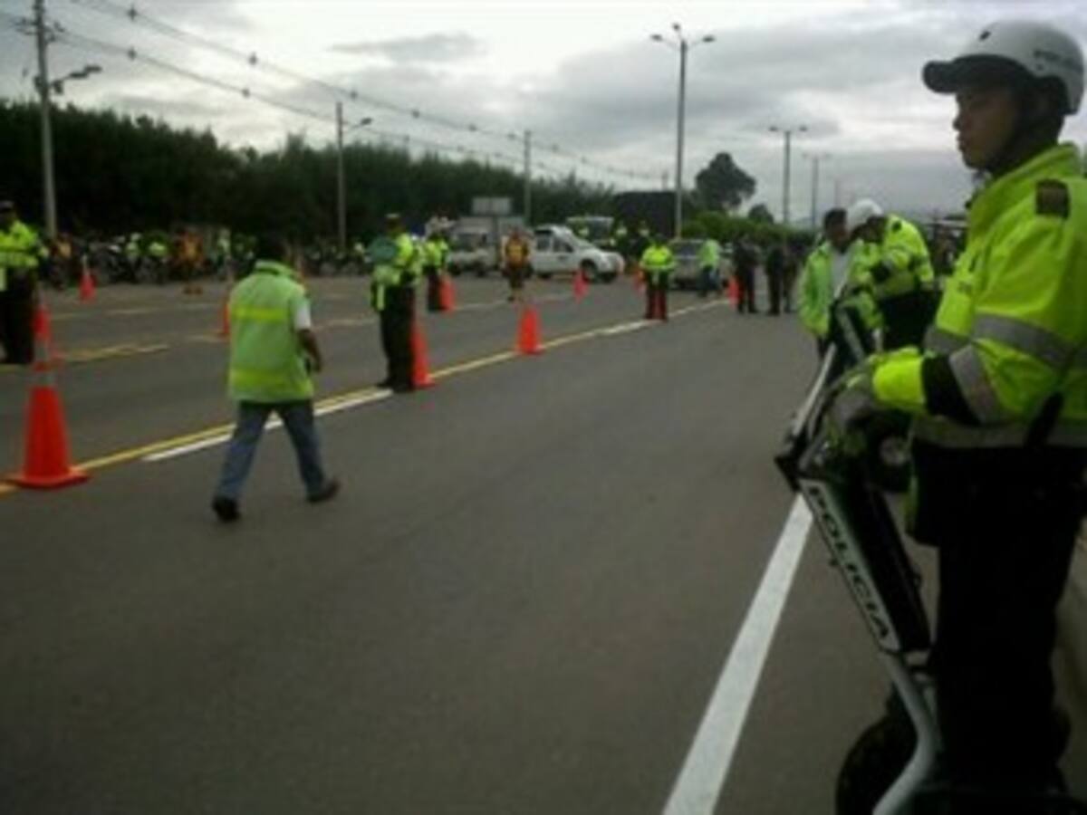 Cerca de 2 millones de vehículos se movilizarán en este puente festivo: Policía