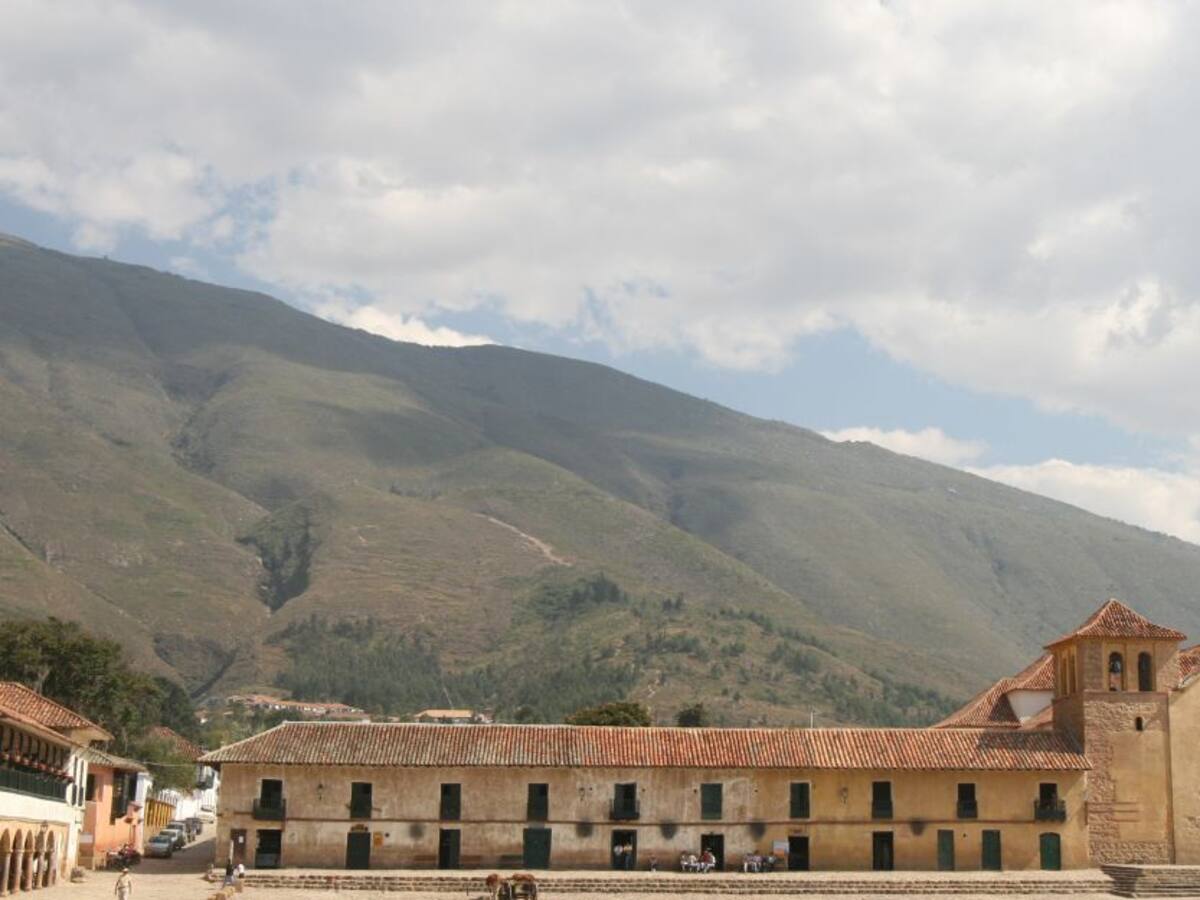 Hombre se amarra a estructura interna de la Alcaldía de Villa de Leyva