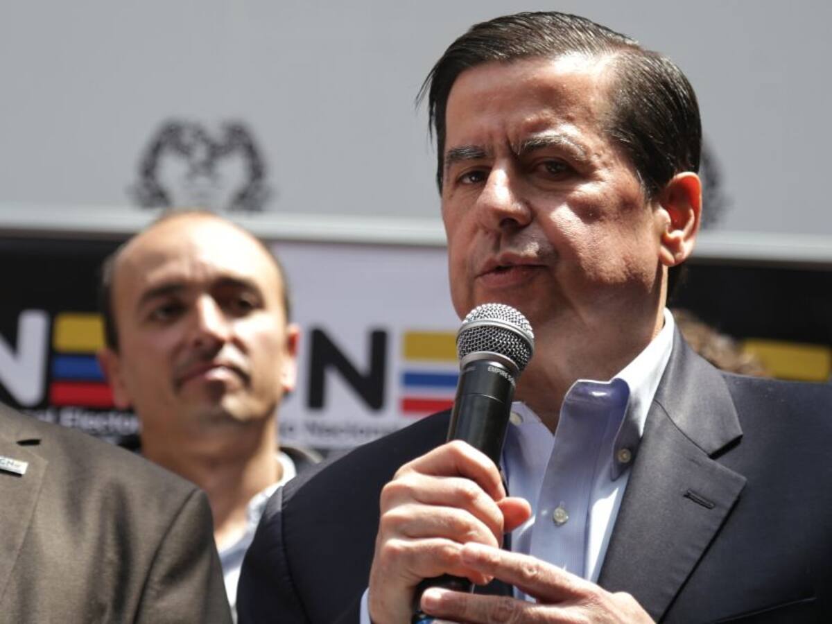 “Sería bueno reglamentar gastos de representación y primas de congresistas"