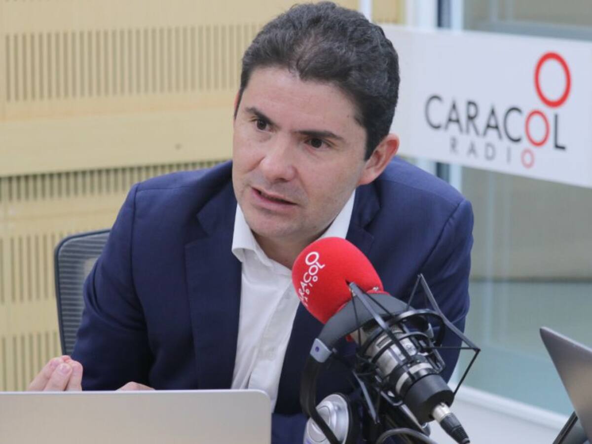 Desde gobierno hay narrativa para negar el conflicto armado: Henao