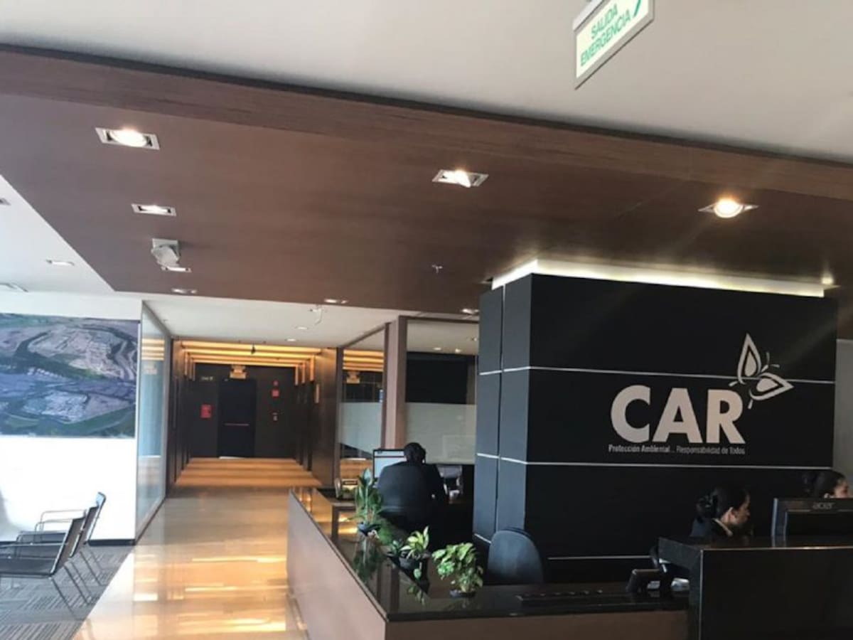 Anuncian nueva política de austeridad al interior de la CAR