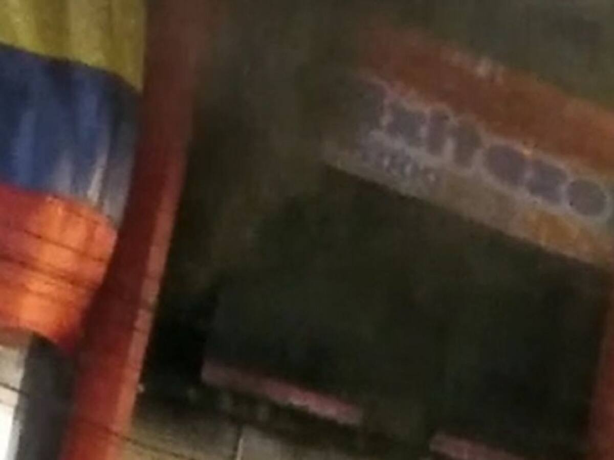 Incendio dejó pérdidas materiales en almacén de ropa en Cartagena