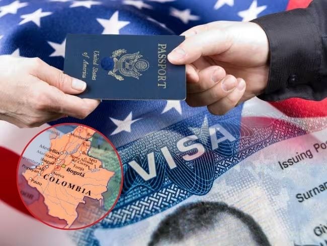 Una persona entrega una visa a otra y, de fondo, está la bandera de Estados Unidos. En un círculo, está el mapa de Colombia. Foto Canva