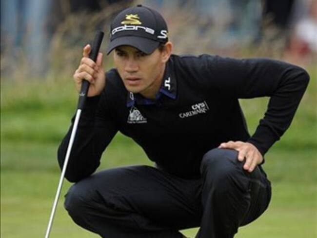Camilo Villegas mejora en el HSBC de Golf en Shangai