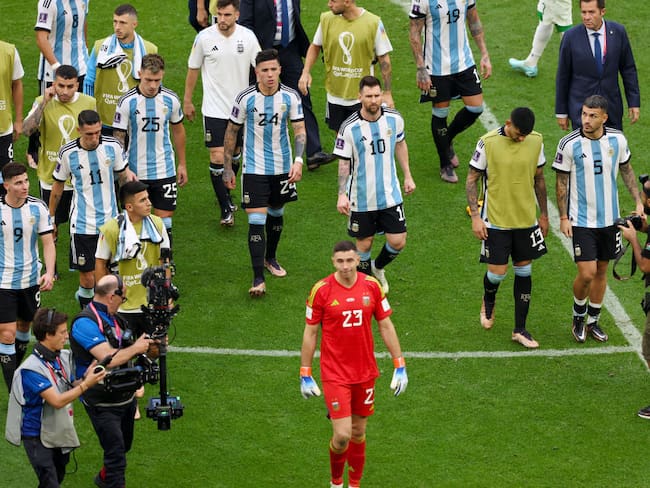 Selección de Argentina tras la derrota ante Arabia (Photo by Matthew Ashton - AMA/Getty Images)
