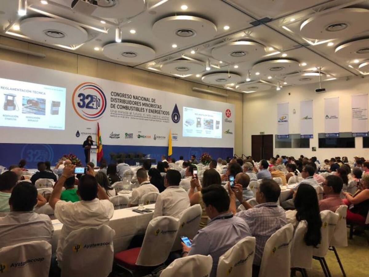 Concluye en Cartagena Congreso de distribuidores minoristas de combustibles