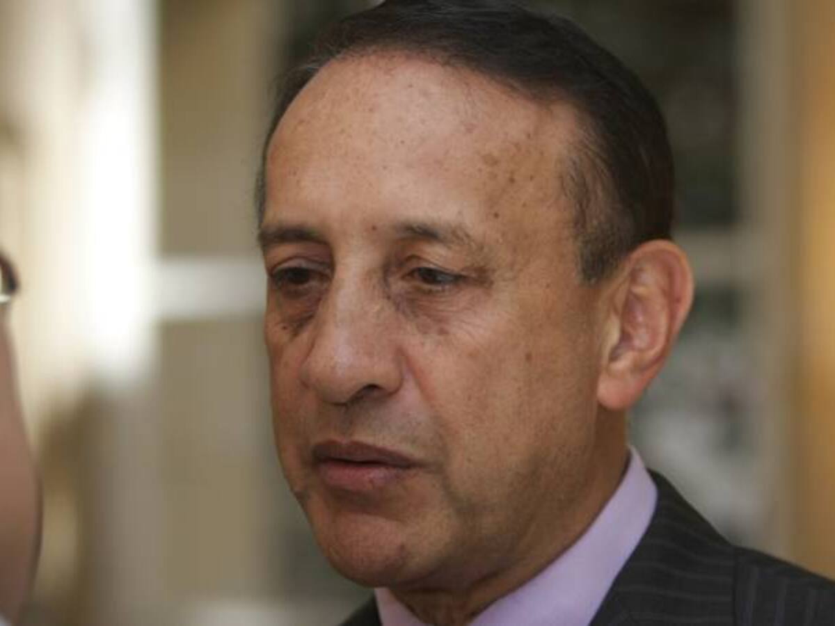 Aplazan imputación de cargos a Álvaro Cruz