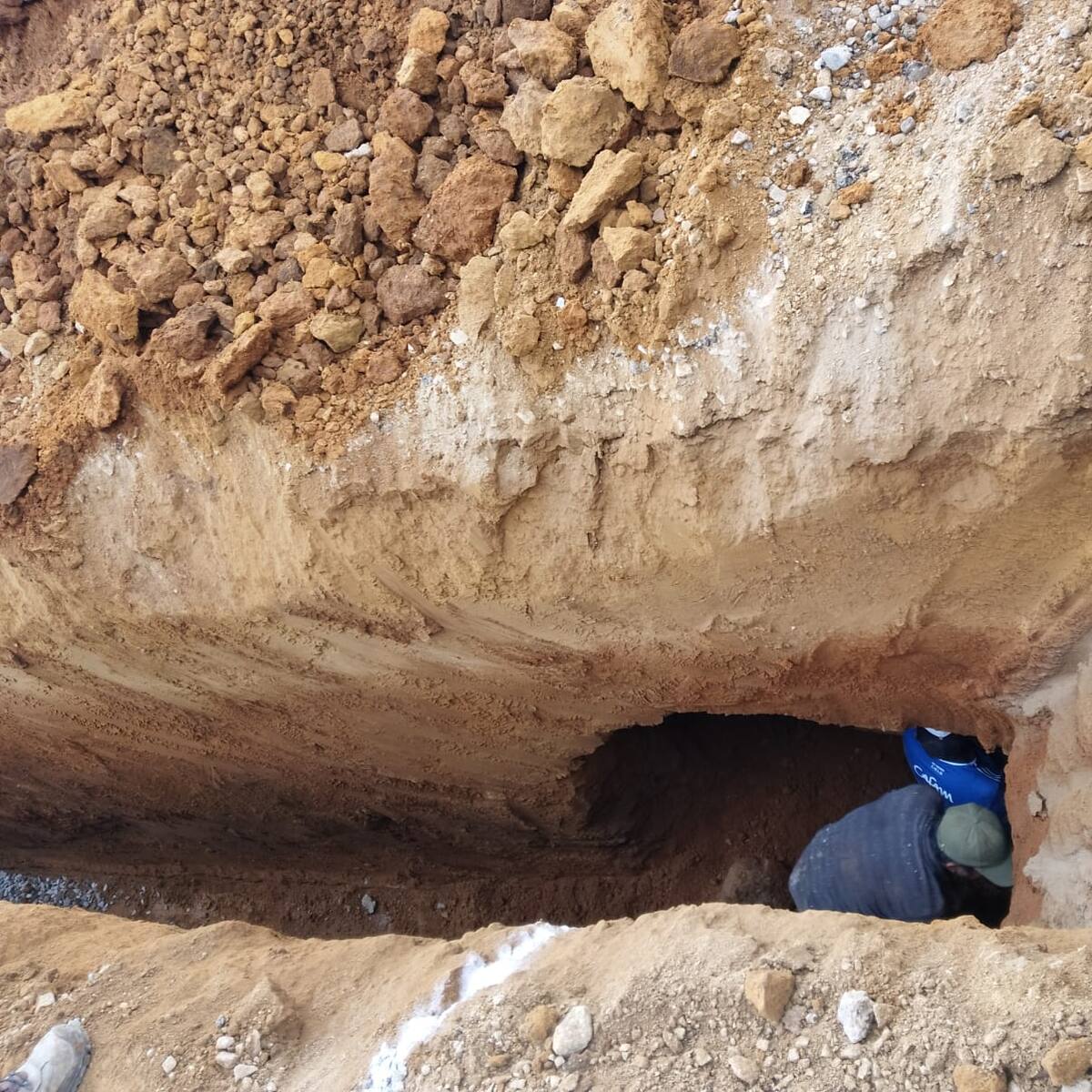 Hallazgo arqueológico en obra de alcantarillado en San Agustín genera inquietud en la comunidad