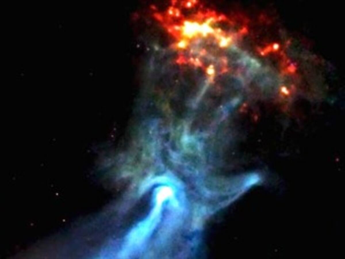La NASA revela imágenes de una nebulosa con forma de mano gigante