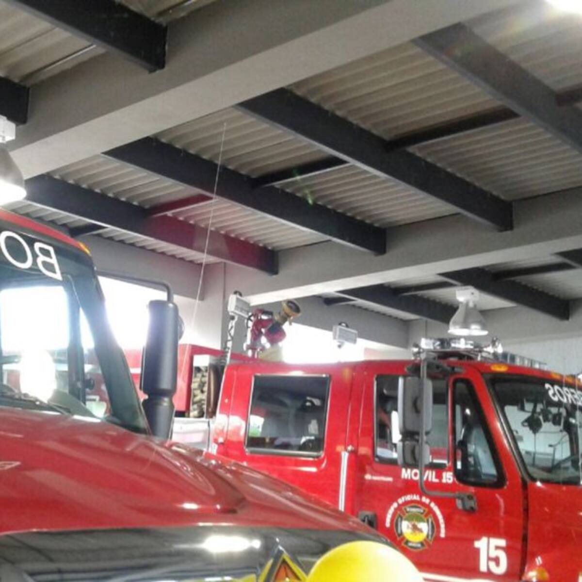 ¿Cuál es la situación de los vehículos sin documentos de Bomberos en Armenia?