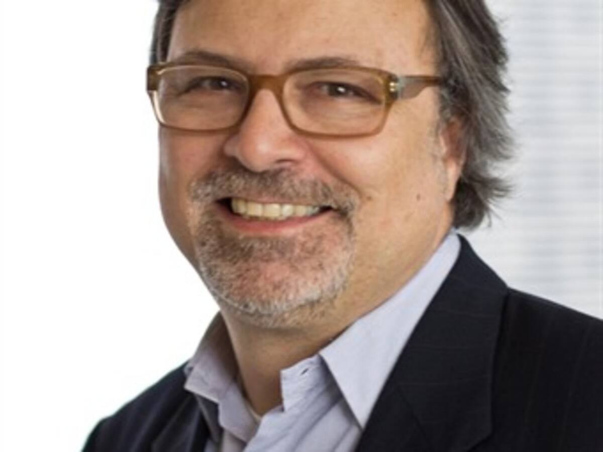 El brasileño George Homer, "gurú" de las vitrinas, habla en Caracol Radio.