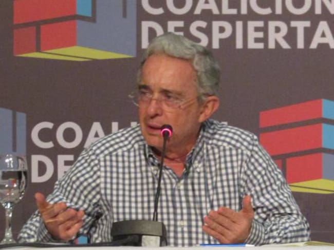 Uribe convocaría protestas por la votación de circunscripciones de paz en el Congreso